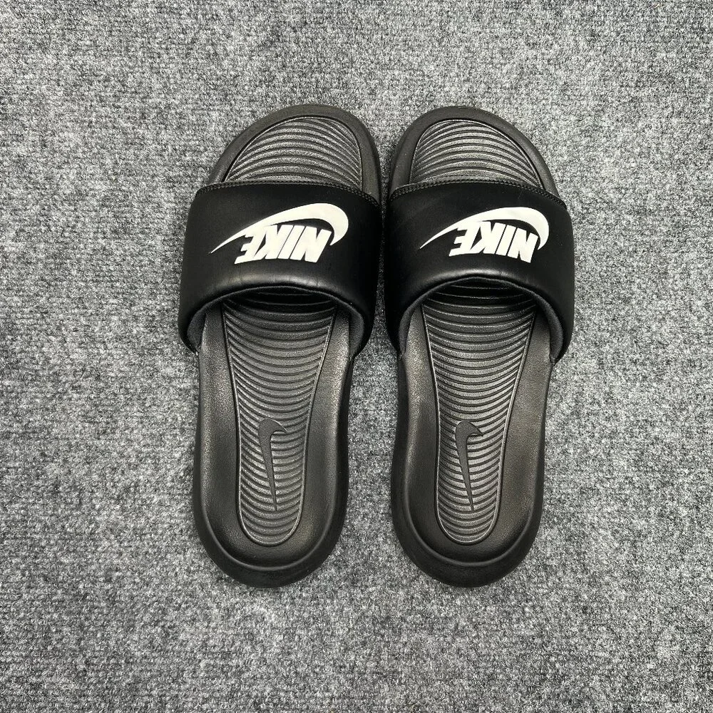 Nike Victori One Slides Men's 8 Black Athletic Recovery Beach Flip‎ Flop Sandals